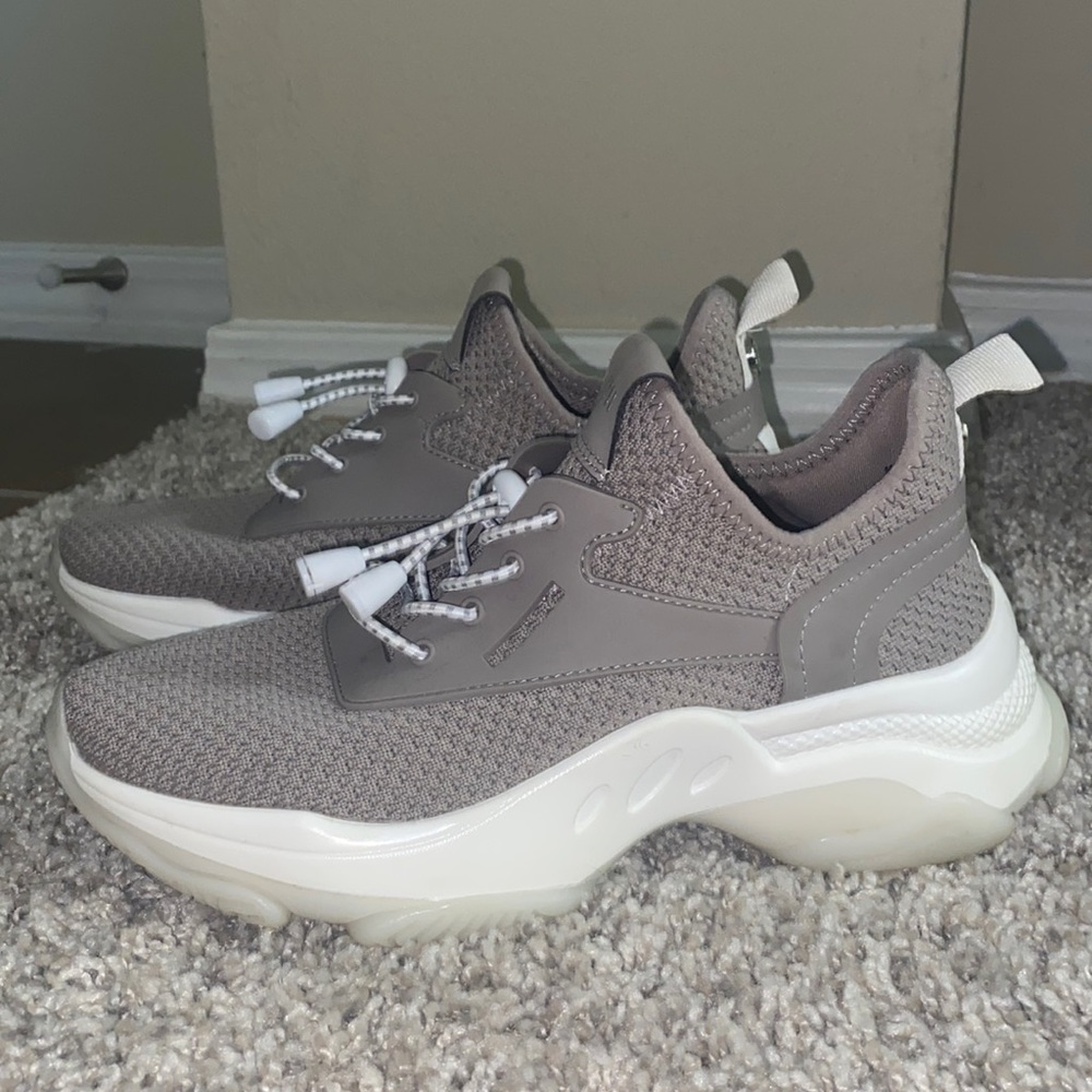 Steve Madden Taupe Myles Sneaker